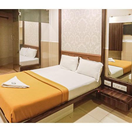 Gurukripa Nx Lodging By Wb Inn 塞恩 外观 照片