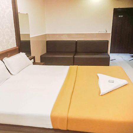 Gurukripa Nx Lodging By Wb Inn 塞恩 外观 照片