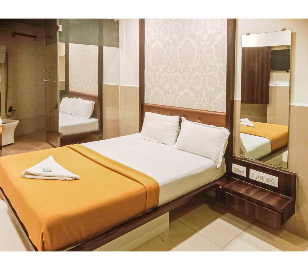 Gurukripa Nx Lodging By Wb Inn 塞恩 外观 照片