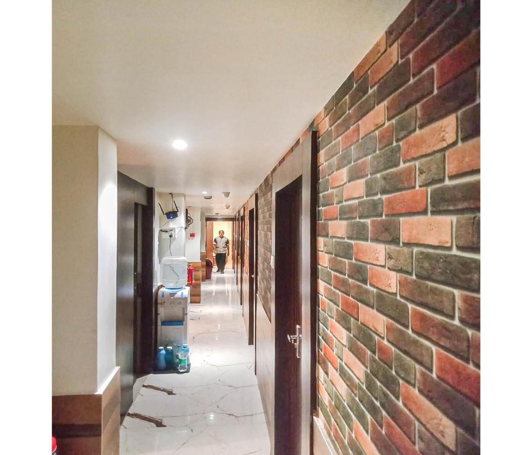 Gurukripa Nx Lodging By Wb Inn 塞恩 外观 照片
